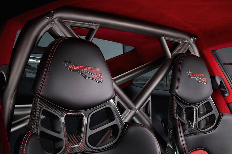 Der geschraubte Überrollkäfig ist aus Titan gefertigt und 12 kg leichter, als der mit dem Clubsportpaket optional erhältliche Überrollkäfig aus Stahl. (Porsche)