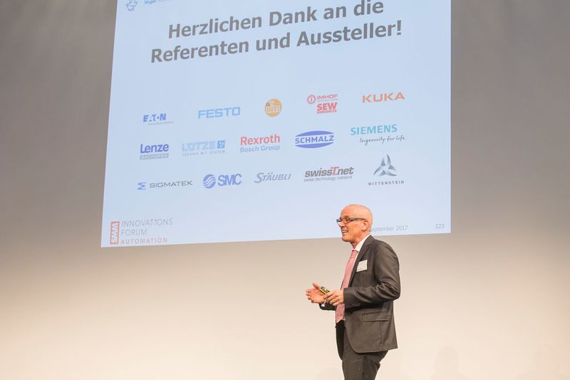 Matthias Böhm, Verlagsleiter Vogel Business Media AG, bedankt sich bei allen Referenten, Ausstellern und Besuchern des ersten SMM Innovationsforum Automation für ihr Engagement. (Thomas Entzeroth)