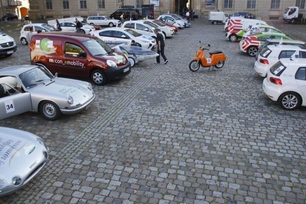 Bertha Benz Challenge 2012, 3. Tag: Ankunft der Teilnehmer in Mannheim mit anschließendem Abschlussempfang im Zeughaus (Ulrich Steinlechner)