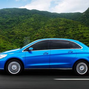 Der Denza ist Daimlers Elektroauto für China.