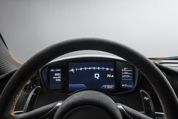 Der McLaren P1: der Supersportwagen mit Hybridantrieb und einer Systemleistung knapp 675 kW und 900 Nm Drehmoment (McLaren Automotive Limited)