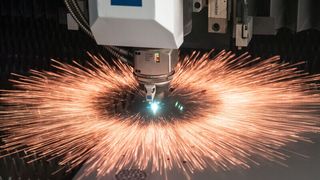 Trumpf investiert Millionen, um das Südeuropageschäft zu stärken. So hat man im ungarischen Gödöllő bei Budapest eine neue Südosteuropazentrale mit vernetzter Demofabrik eröffnet. (Bild: Trumpf)