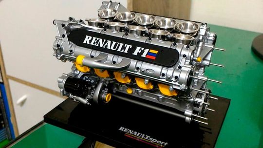 Nun ist es amtlich! Alpine steigt aus dem Bau von Formel-1-Motoren aus. Gerüchte dieser Art gingen schon länger um. Die Entscheidung greift ab 2026. Mercedes könnte sich nun freuen ...(Bild:  Alpine)