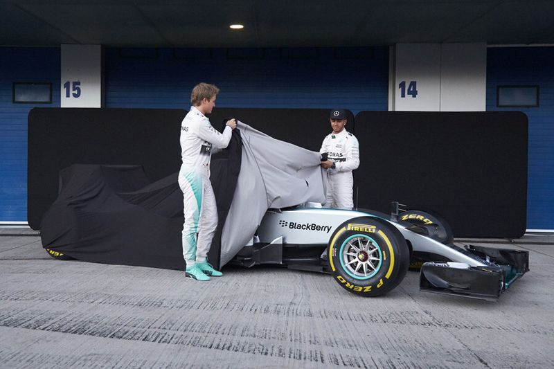 Die Spannung steigt: (Bild: Mercedes AMG Petronas)