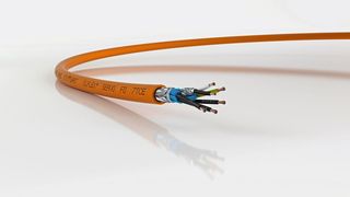 Die Ölflex Servo FD 7TCE von Lapp erfüllt alle wichtigen Normen sowohl in Europa als auch in den USA. Sie eignet sich für die statische Verlegung ebenso wie für den bewegten Einsatz in Schleppketten mit mittleren bis erhöhten Verfahrwegen und Beschleunigungen. (Lapp)