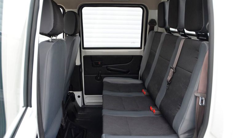 Mit Doppelkabine hat der 901 eine hintere Sitzreihe mit drei Plätzen. (Bild: Ari Motors)