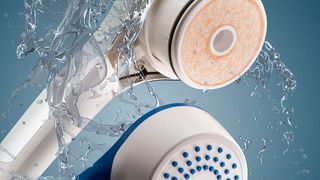 Mit dem Hochleistungswerkstoff Polyethersulfon (PESU) der BASF lassen sich Membranen für die Ultrafiltration (UF) herstellen, die zur Reinigung und Dekontamination von Trinkwasser genutzt werden. Pentair verwendet das hochreine PESU in verschiedenen Anwendungen zur Wasseraufbereitung unter der Marke X-Flow, z.B. in Filtern von Duschköpfen für den Infektionsschutz in Krankenhäusern. (BASF)