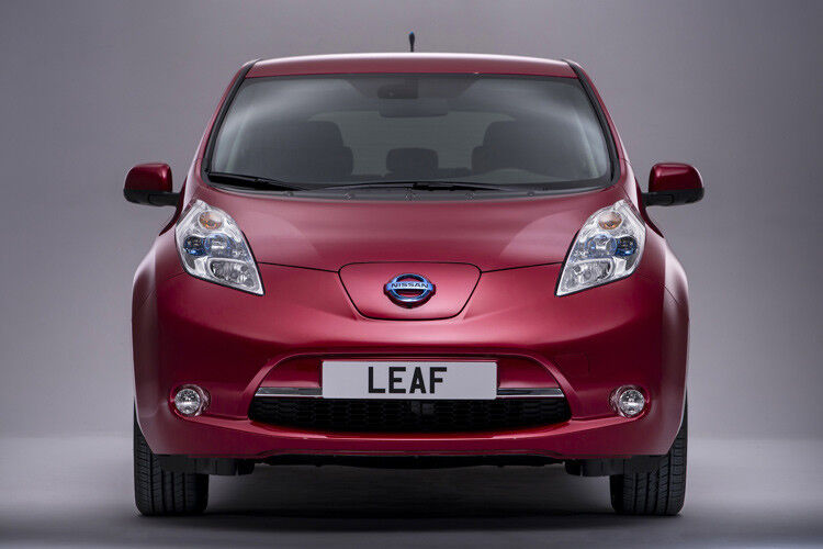 Nissan fertigt die zweite Generation des Leaf ab März in Europa. In die Neuauflage des Elektroautos fließen 100 kleine Verbesserungen ein, meldet der Importeur. (Foto: Nissan)
