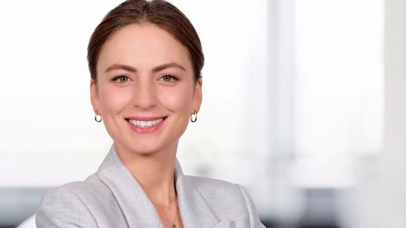 Hajar Kayali wechselt vom Importeur in den Handel.(Bild:  Renault)