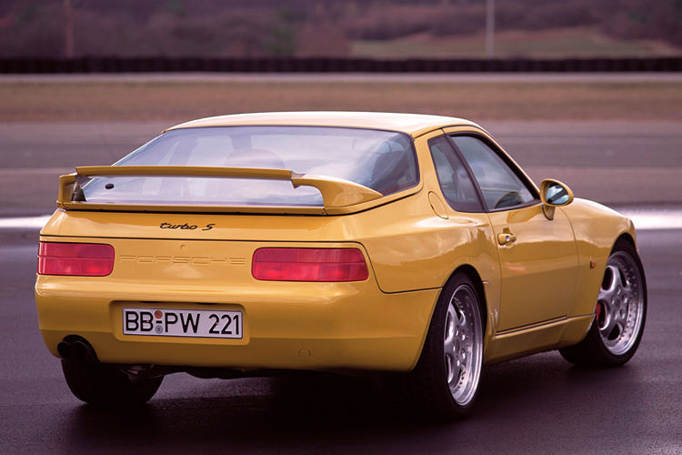Als Nachfolger des 944 feierte die Modellreihe 968 auf der Frankfurter IAA im Jahr 1991 Weltpremiere. Im Sommer 1995 beginnt bereits der Produktionsanlauf des 968. (Foto: Porsche)