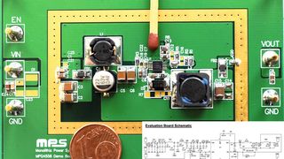 Der MPQ4560: für den automotive-qualifizierten Abwärtswandler gibt es ein eigenes Evaluation-Board (Bild: Mololithic Power Systems)