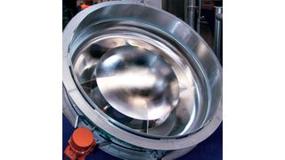 Der Vibrationsaustragsboden Typ "EVK-Hygienic" im Hygienic Design (Bild: System-Technik)