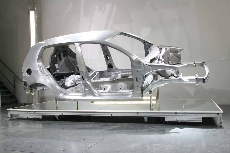 Das Super-Light-Car ist eine leichtbauoptimierte Fahrzeugkarosserie. (Bild: Super-Light-Car)