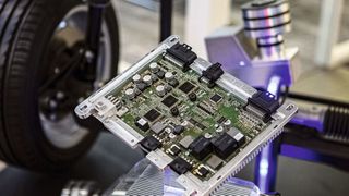 Das vor circa 20 Jahren entwickelte „Space Drive“ ist derzeit das einzige straßenzugelassene Steer-by-Wire-System. (Bild: Schaeffler)