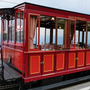 Die älteste Zahnradbahn Europas wurde am 21. Mai 1871 eröffnet und fuhr von Vitznau auf die Rigi. (Bild: Zeliya Schaer )