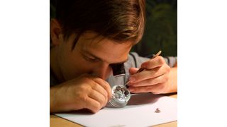 Die Luxusuhrenhersteller wollen auch in Zukunft Uhren mit dem Schweizerkreuz herstellen. (Bild: Salon EPHJ-EPMT-SMT / TheWATCHES)