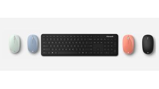 Neben dem schlanken Bluetooth Keyboard und den bunten Bluetooth-Mäusen stellt Microsoft ein ergonomisches Keyboard und eine ebensolche Maus vor. (Microsoft)