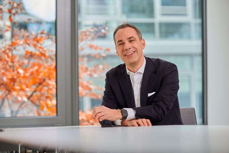 Cedrik Neike, CEO von Digital Industries und Mitglied des Vorstandes der Siemens AG: „Wir sind stolz darauf, dass sich OP Mobility für Siemens Xcelerator entschieden hat, um seine ehrgeizigen Ziele der digitalen Transformation zu erreichen.“ (Bild: Siemens)