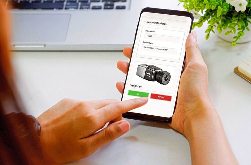 Ein Anwendungsbeispiel zeigt, wie der Freigabeprozess eines Dokuments per Knopfdruck auf Mobilgeräten ortsunabhängig funktioniert. (Procad)