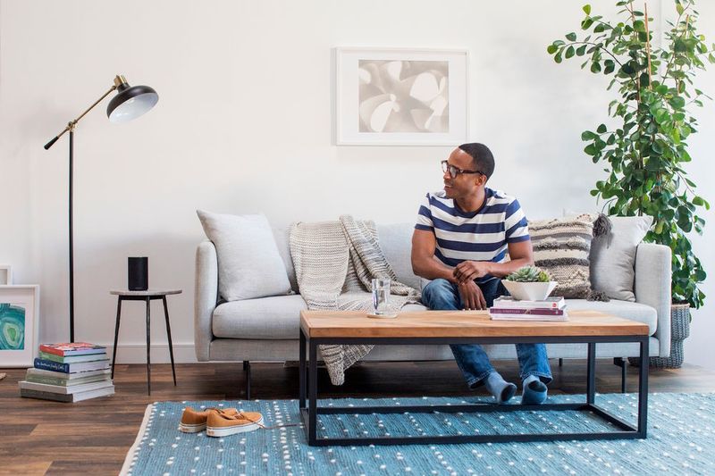 Mit der digitalen Assistentin Amazon Alexa kann man Produkte im Internet bestellen, Musik abspielen oder den eigenen Kalender verwalten. (Amazon)