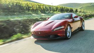 Ferraris jüngster Emporkömmling Roma ist ein elegantes Coupé mit 620 PS Leistung. Der Grundpreis liegt bei rund 195.000 Euro. (Bild: Ferrari)