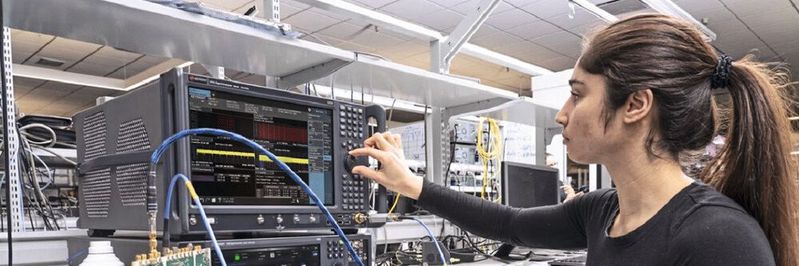 Für den Test und Design von Hochfrequenzkomponenten bei 5G, Wi-Fi und Satelliten-Kommunikation ist skalierbare Hardware notwendig. (Bild:  Keysight Technologies)