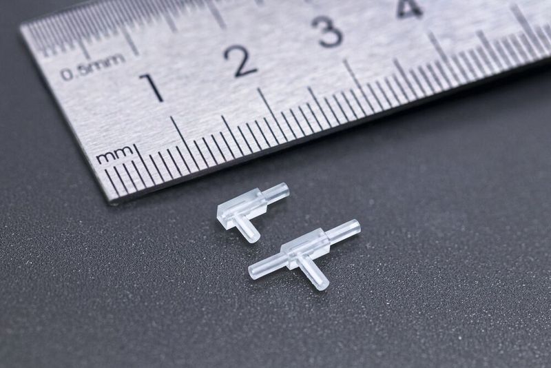 Beim Drucken mit Schichthöhen von 10 bis 50 Mikrometern erreicht BMF Clear eine hervorragende Oberflächenqualität, wodurch die Nachbearbeitungszeit reduziert wird. (Bild: Boston Micro Fabrication)