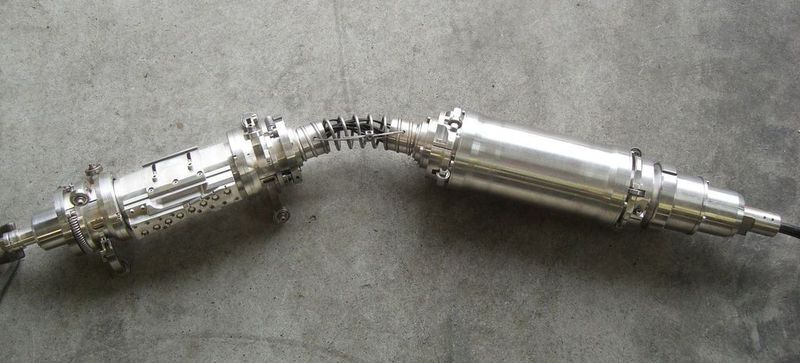 Der Prüfroboter hat acht Ultraschallaugen. Bild: Hradil (Archiv: Vogel Business Media)