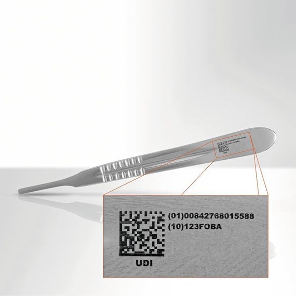 Moderne Kurzpuls-Faserlaser erstellen korrosionsfreie und haltbare UDI-Markierungen auf chirurgischen Instrumenten. (Foba)