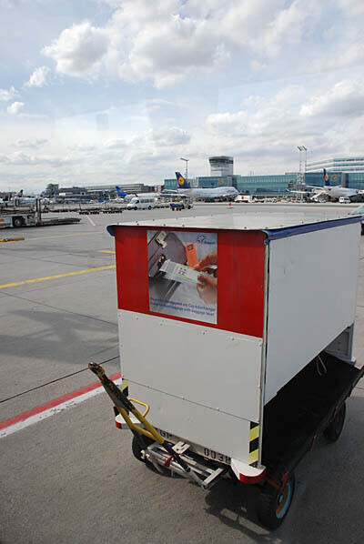 Einsam und verloren? Die Lufthansa arbeitet an Container in denen die Fracht spricht und die weltweit geortet werden können. Projektpartner ist dabei das Fraunhofer IML in Dortmund.  (Archiv: Vogel Business Media)