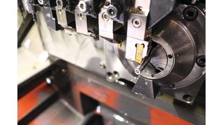 Um die Rüstzeiten bei seinen Langdrehern zu verkürzen und produktiver zu arbeiten, setzt Stork auf das modulare Neoswiss-Drehsystem von Iscar. (Bild: Iscar)