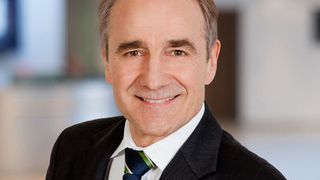 Karl-Heinz Streibich, der Vorstandsvorsitzende der Software AG, freut sich über die gelungene Übernahme von Cumulocity. Sie erlaube Unternehmen einen leichteren Zugang zum Internet der Dinge. (Bild: Marc Fippel Fotografie)