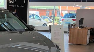 VW-Händler haben die Möglichkeit, bis Ende des Jahres den Bonus fixieren zu lassen. (Bild: Seyerlein/»kfz-betrieb«)