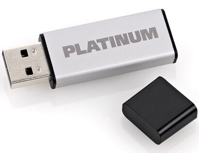 Nur in den Süd-Filialen bietet Aldi einen Platinum-USB-Stick mit 32 Gigabyte Kapazität für 15,99 Euro an. (Bild: Aldi)