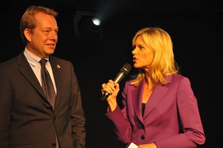 ...und den Bürgermeister von Siegen Steffen Mues: „Wir waren alle froh, dass jemand dieses große Unternehmen übernahm, der sein Geschäft versteht.“ (Foto: Richter)