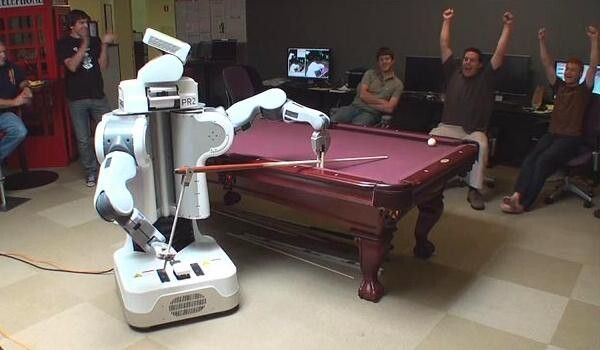 Dieser Haushaltroboter spielt auch Billiard. Er wurde von der Albert-Ludwigs-Universität in Freiburg entwickelt. (robotsontour.com)