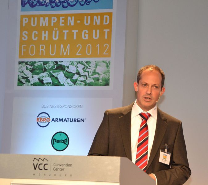 Dr. Falk Schäfer, KSB Service
„Nachhaltige Applikation von Pumpen in Anlagen basiert auf dem Abgleich der installierten Pumpleistung mit aktuellen Lastzuständen unter Berücksichtigung zukünftiger Betriebsweisen“, so die Empfehlung von Dr. Falk Schäfer, KSB Service im Abschlussvortrag. (Bild: PROCESS)