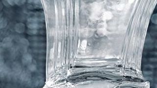 Silicone fluids are used in the cosmetics and consumer goods industries, among others. Wacker is the first company in the world to produce silicone fluids without the use of fossil resources (Wacker Chemie AG)