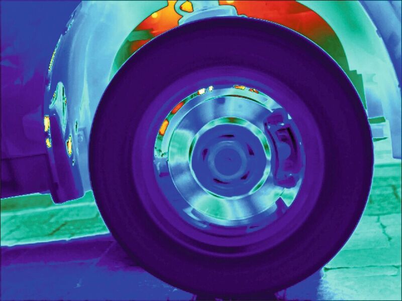 Bild 6: Bremsrotorprüfung mit High-Speed-IR-Kamera mit 60 Bildern pro Sekunde. (Flir)