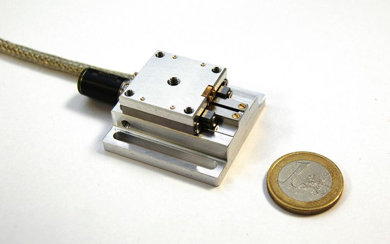 Bild 2: Linearversteller für die Prismenpositionierung mit 16 oder 32 mm Verfahrweg und einer Wegauflösung von 1,5 µm. (Bild: Faulhaber)