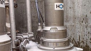 Die verschiedenen Edelstahl-Tauchmotorpumpen der Baureihen CH, CTP, CMX, CV, CVX, CK der HOMA Pumpenfabrik GmbH – konzipiert mit Druckanschlüssen 2“ bis DN 150 –  eignen sich für den Dauerbetrieb in der chemischen Industrie und bei der Entsorgung chemisch belasteter Abwässer. (Homa Pumpenfabrik)