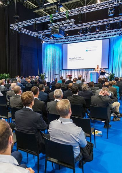 Am diesjährigen Swissmechanic Businessday erwarten die Besucher wieder interessante Vorträge und eine vielseitige Tischmesse (Swissmechanic)