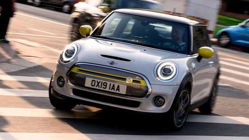 Unter den E-Autos bis 40.000 Euro Listenpreis gewinnt der Mini Cooper SE mit 59,6 Prozent. (Bild: ampnet/BMW)