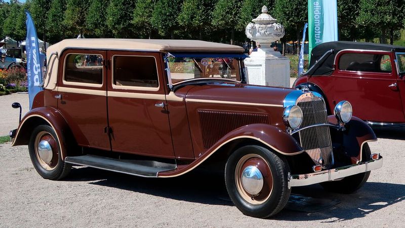 Röhr 8 RA 10/55 PS. Wie dieses Fahrzeug wurden auch viele andere Röhr mit einer Karosserie von Autenrieth aus Darmstadt versehen. Zwischen Fahrzeughersteller und Karosseriebauer lagen nur rund 15 Kilometer. (Bild: Peter Diehl)