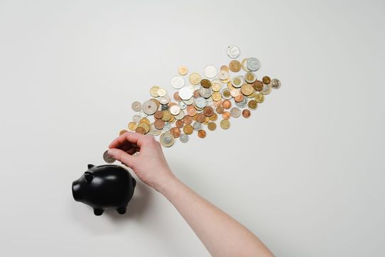 Lokale Unterschiede, beispielsweise in Bezug auf die Handhabung der Mehrwertsteuer in den einzelnen EU-Staaten, erfordern eine kontinuierliche Anpassung der Zahlungsabwicklung. Lokale Unterschiede, beispielsweise in Bezug auf die Handhabung der Mehrwertsteuer in den einzelnen EU-Staaten, erfordern eine kontinuierliche Anpassung der Zahlungsabwicklung.