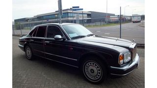Dieser Rolls Royce eines holländischen Händlers war im Oktober das reichweitenstärkste Inserat eines britischen Pkws auf Mobile.de. Der Silver Seraph 5.3L V12 von 1998 hat angeblich keine 6.000 Kilometer auf der Uhr und soll daher brutto noch knapp 70.000 Euro kosten.   (Bild: Mobile.de)