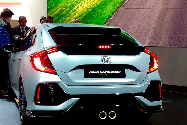Mit der neuen Modellgeneration des Civic verabschiedet sich Honda vom geteilten Heckfenster. (Mauritz)