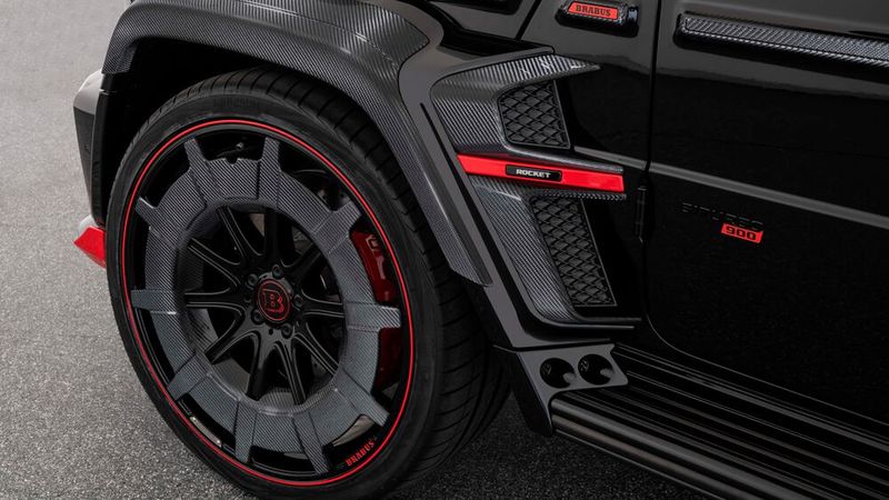 ... und neue Breitreifen auf speziellen 24-Zoll-Rädern. (Bild: Brabus)