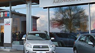 Das neue Toyota-Autohaus liegt auf der Rückseite des Ford-Autohauses (Archiv: Vogel Business Media)