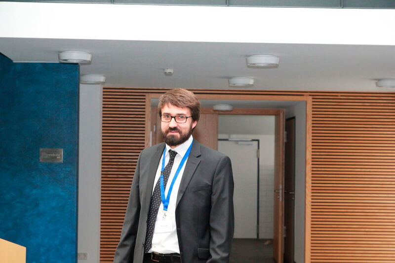 Dr. Mario Lindner, Product Development Manager bei Linamar, legte das Innenhochdruckumformen und -fügen am Beispiel von Leichtbau-Nockenwellen dar. (Itasse)